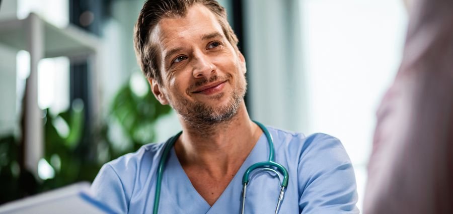 Syria Introduces Projects to Modernize Health Centres and Support Families